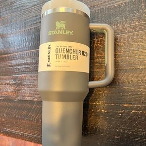 Stanley Quencher H2.0 Flowstate 40oz New